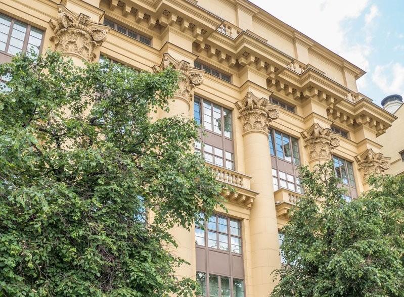 Дом Жолтовского на Моховой