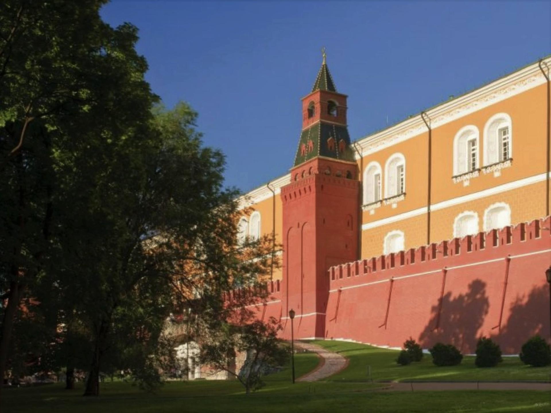 Средняя Арсенальная башня
