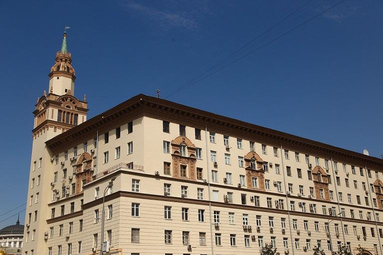 Жилой дом на Смоленской, архитектор И. В. Жолтовский