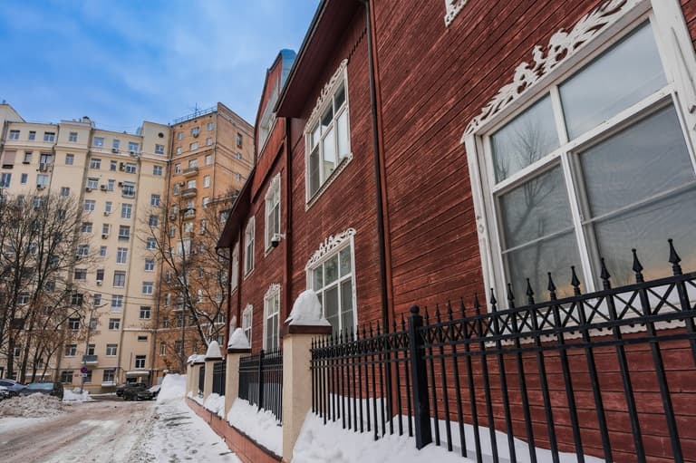 Дом, в котором с 1903 г. жил и в 1958 г. умер русский советский художник Бакшеев Василий Николаевич