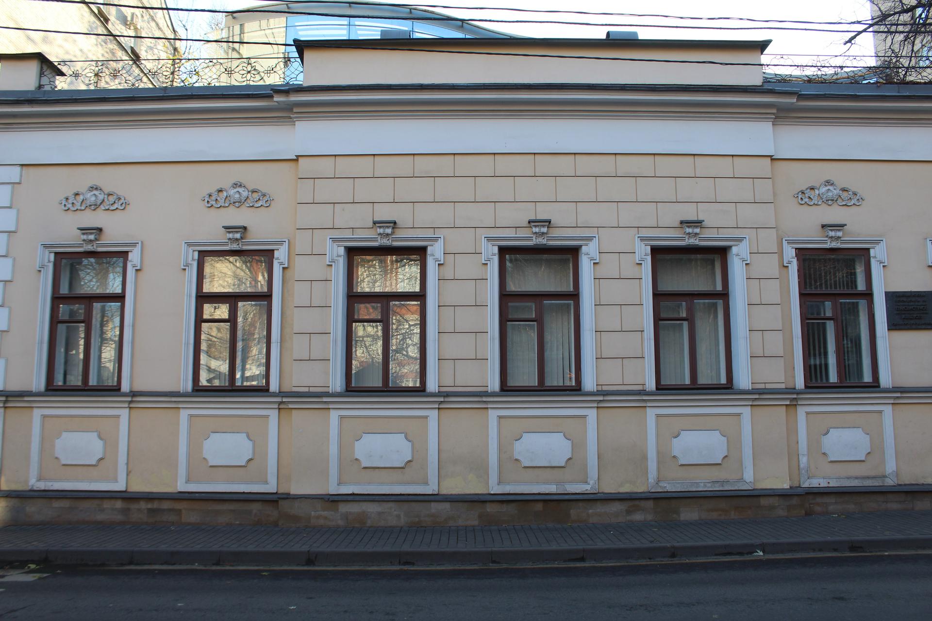 Дом, в котором жили декабрист П. Н. Свистунов и архитектор А. В. Щусев