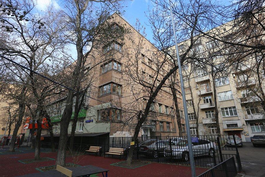 Жилое ведомственное здание