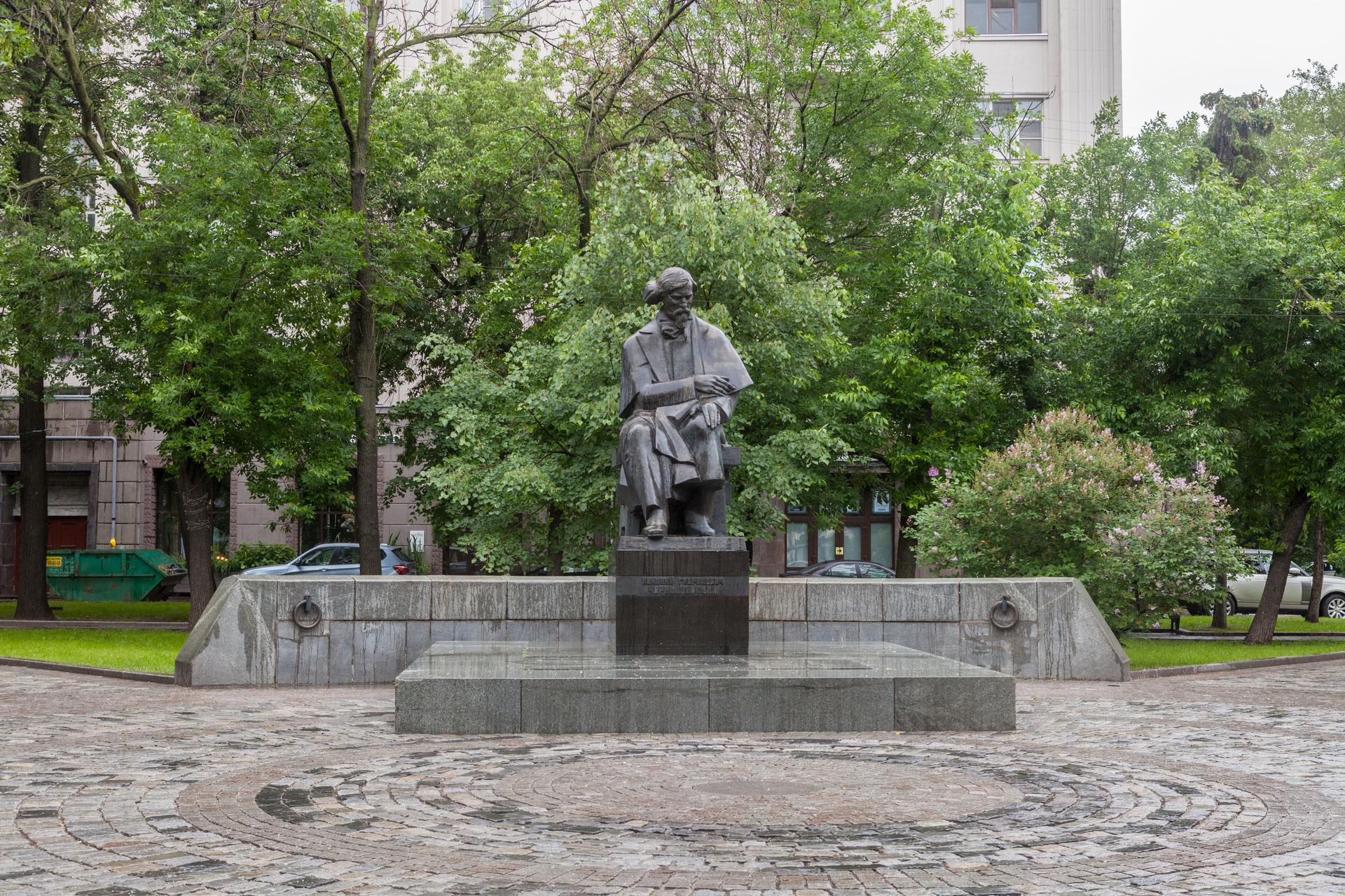 Памятник Н.Г. Чернышевскому