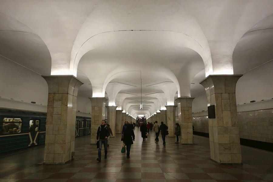 Станция метро «Кропоткинская»