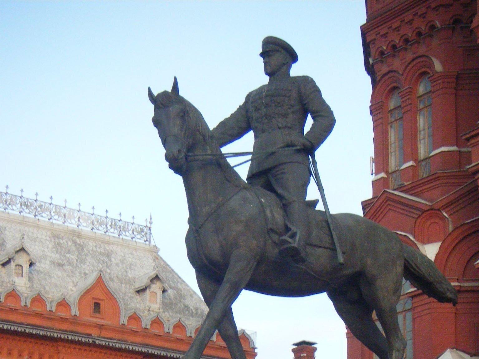 Памятник маршалу Жукову Г.К.