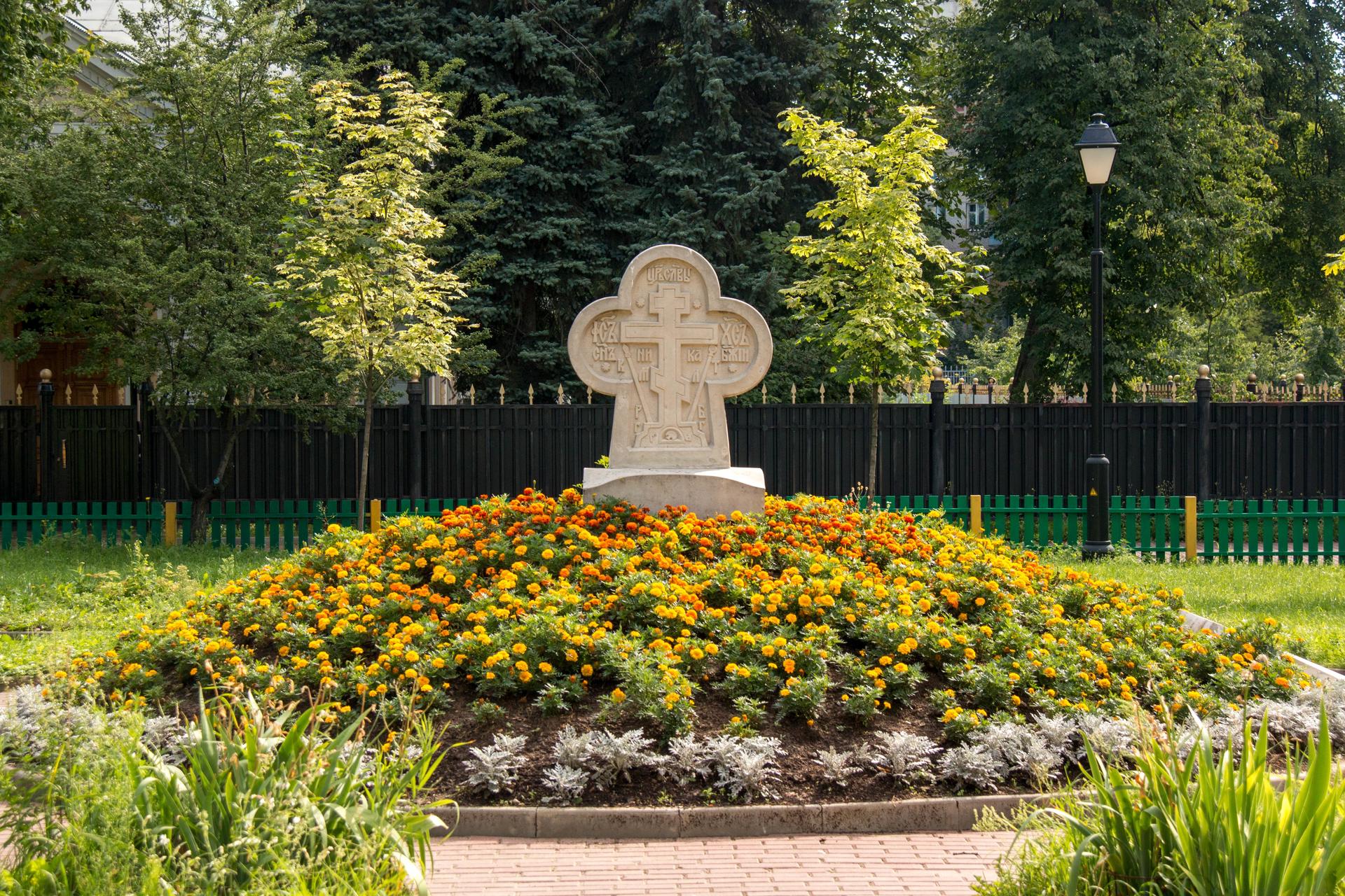 Поклонный крест в память о казачьем атамане, герое Отечественной  войны 1812 г. Платове М. И.