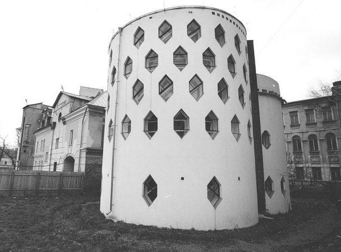 По следам Константина Мельникова