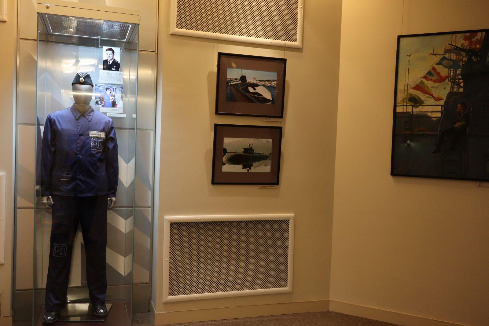 Вертикальная витрина №8