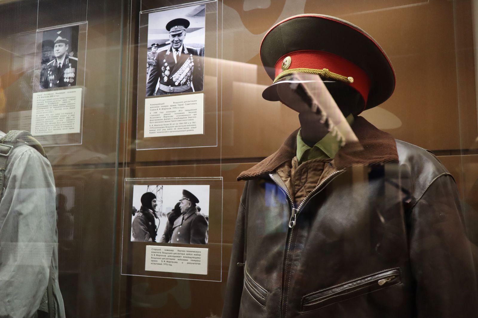 Вертикальная витрина №6