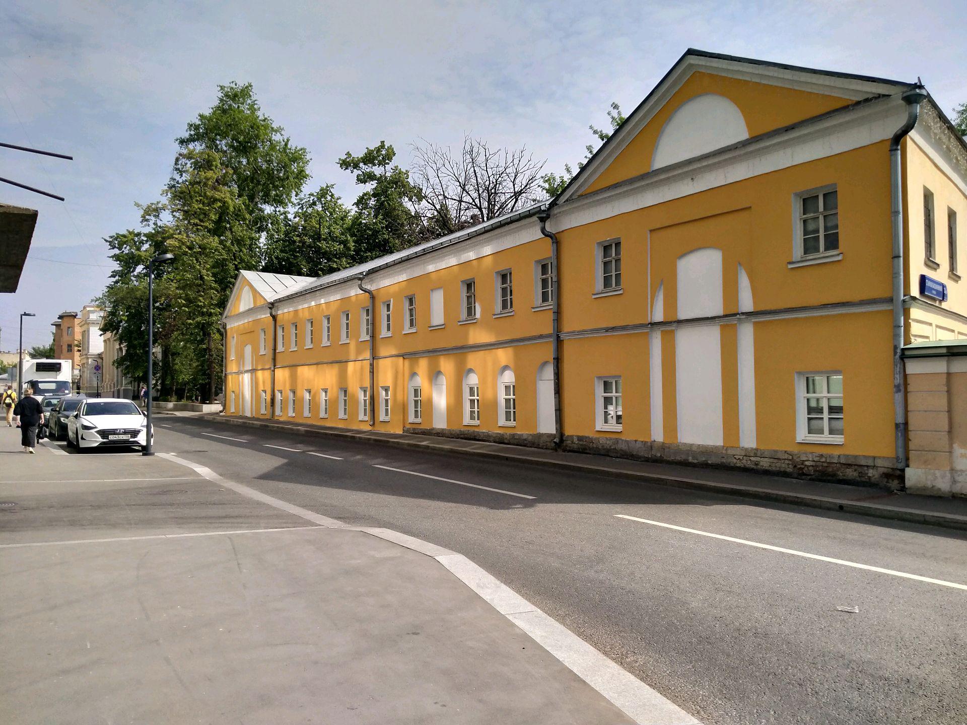 Улица Александра Лукьянова