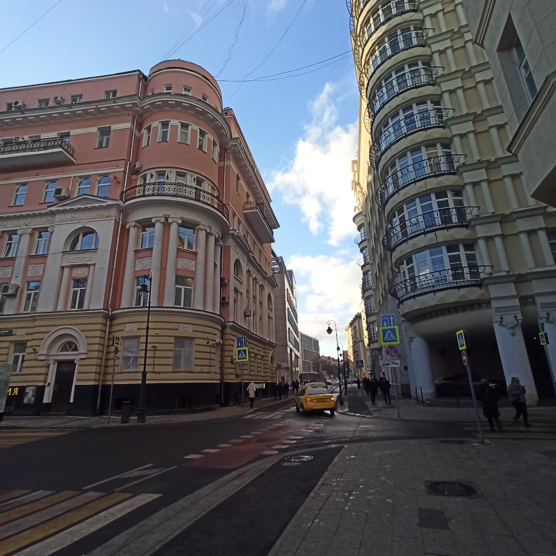 Малая Бронная улица