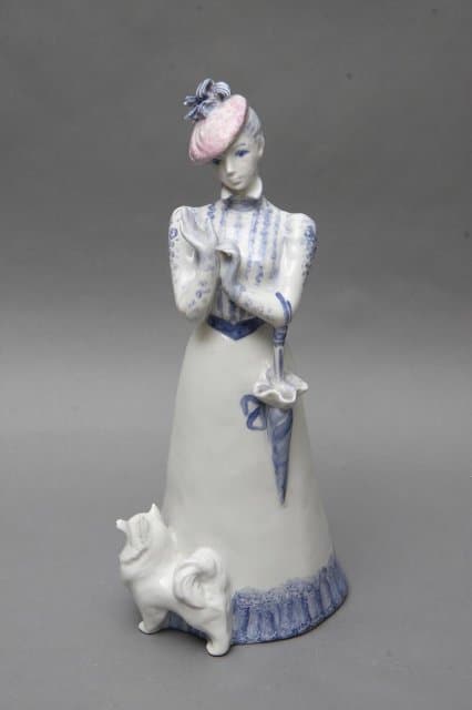 Скульптура "Дама с собачкой"
(по мотивам одноименного рассказа А.П. Чехова). 1978. Бржезицкая А.Д.