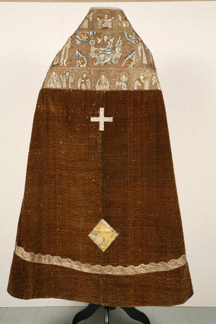 Фелонь: деисус; Богоматерь Знамение, избранные святые; Спас Великий Архиерей, избранные пророки. Вторая половина - конец XVIII в.