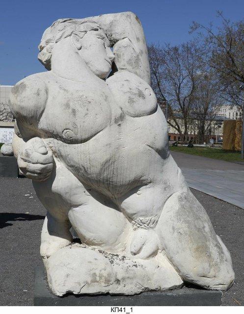 Скульптура "Преодоление". 1998 г. Шпичинецкий Г.Е.