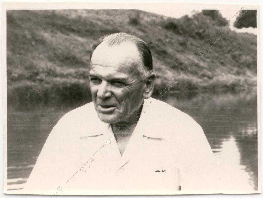 Фотография ч/б. К.Г.Паустовский, погрудный портрет. Таруса. 1960-е гг. 1960-е гг. Соловьев Н.Н.