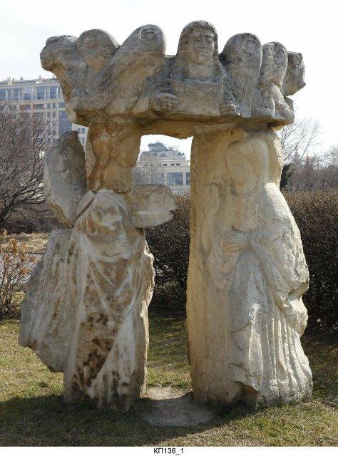 Скульптура "Врата". 2000 г. Степанов П.А.