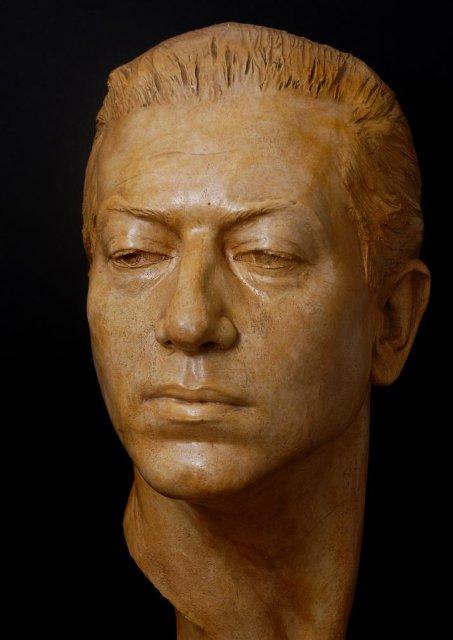 Скульптурный портрет С.М. Лифаря (1905-1986). 1944 г. Конье Ф.