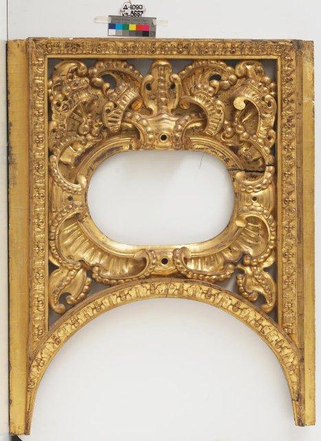 Сень от алтарных врат иконостаса. XVII в. вторая половина