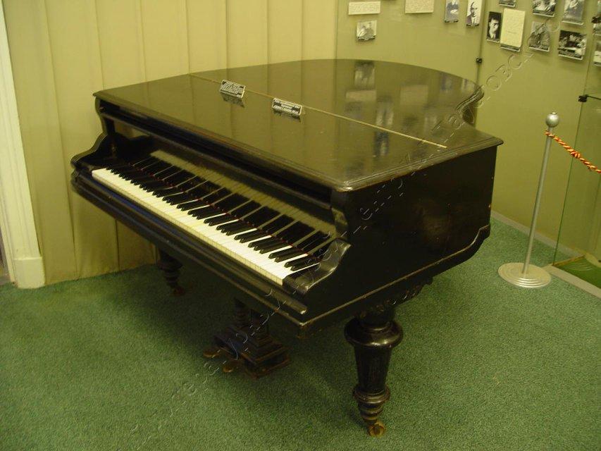 Рояль-миньон. 1905 г.