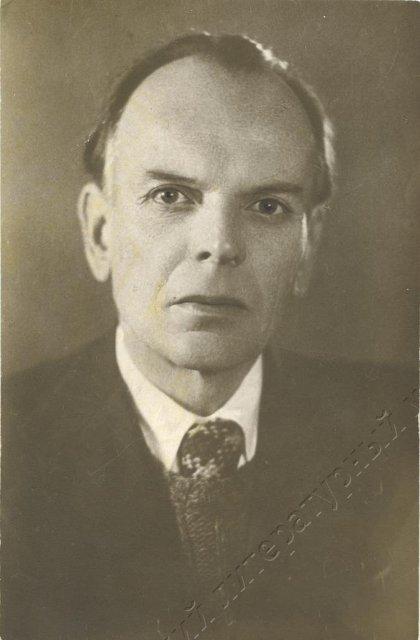 Фотография ч/б. К. Г. Паустовский, погрудный портрет, анфас. 1947г. 1947. Файбисович Б., Молчанов В.С.