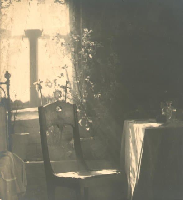 Фотография. Интерьер с освещенным окном. 1930. Улитин В.И.