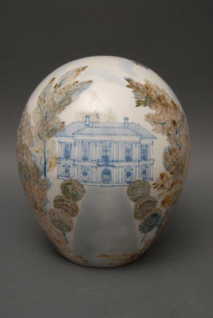 Овоидная форма
с изображением Грота, Голландского и Итальянского павильонов ("Кусково"). 1978 г. Глебова Л.В.