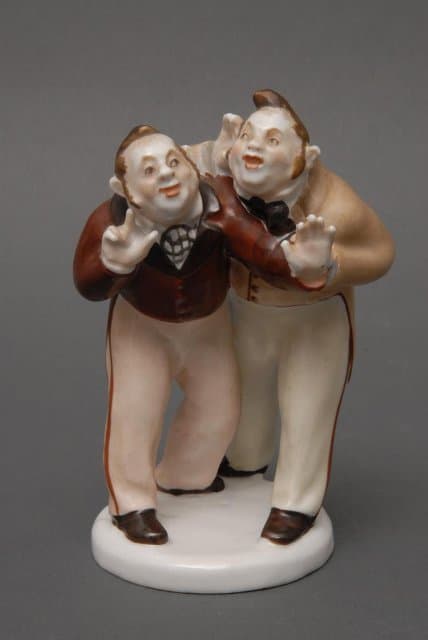 Скульптура «Бобчинский и Добчинский». Из серии «Гоголевские типы». 1953. Воробьёв Б.Я., Ризнич И.И.