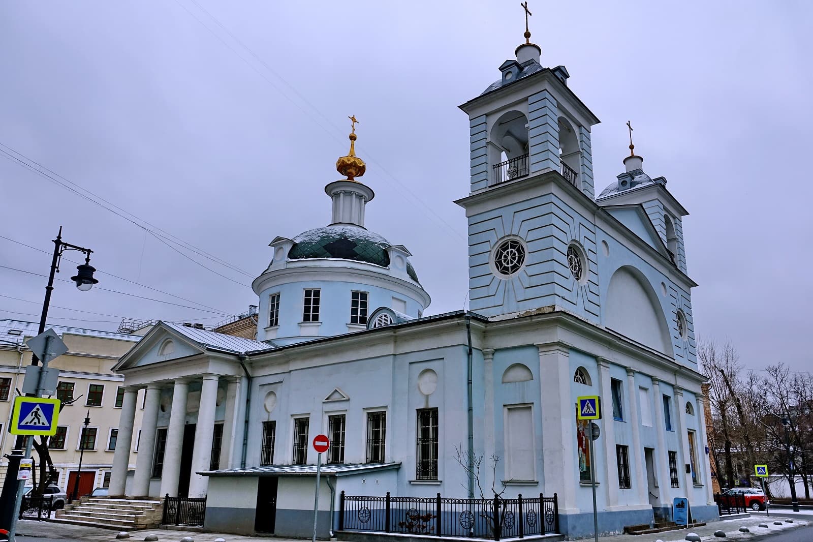 Храм Успения Пресвятой Богородицы на Могильцах