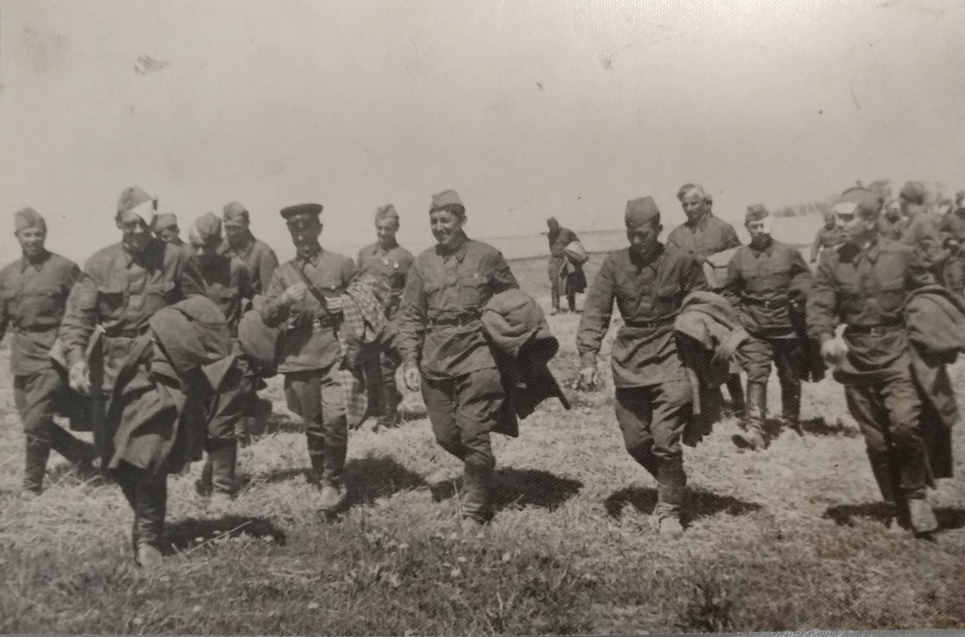 Зал № 1. «Писательская рота» на полевых занятиях