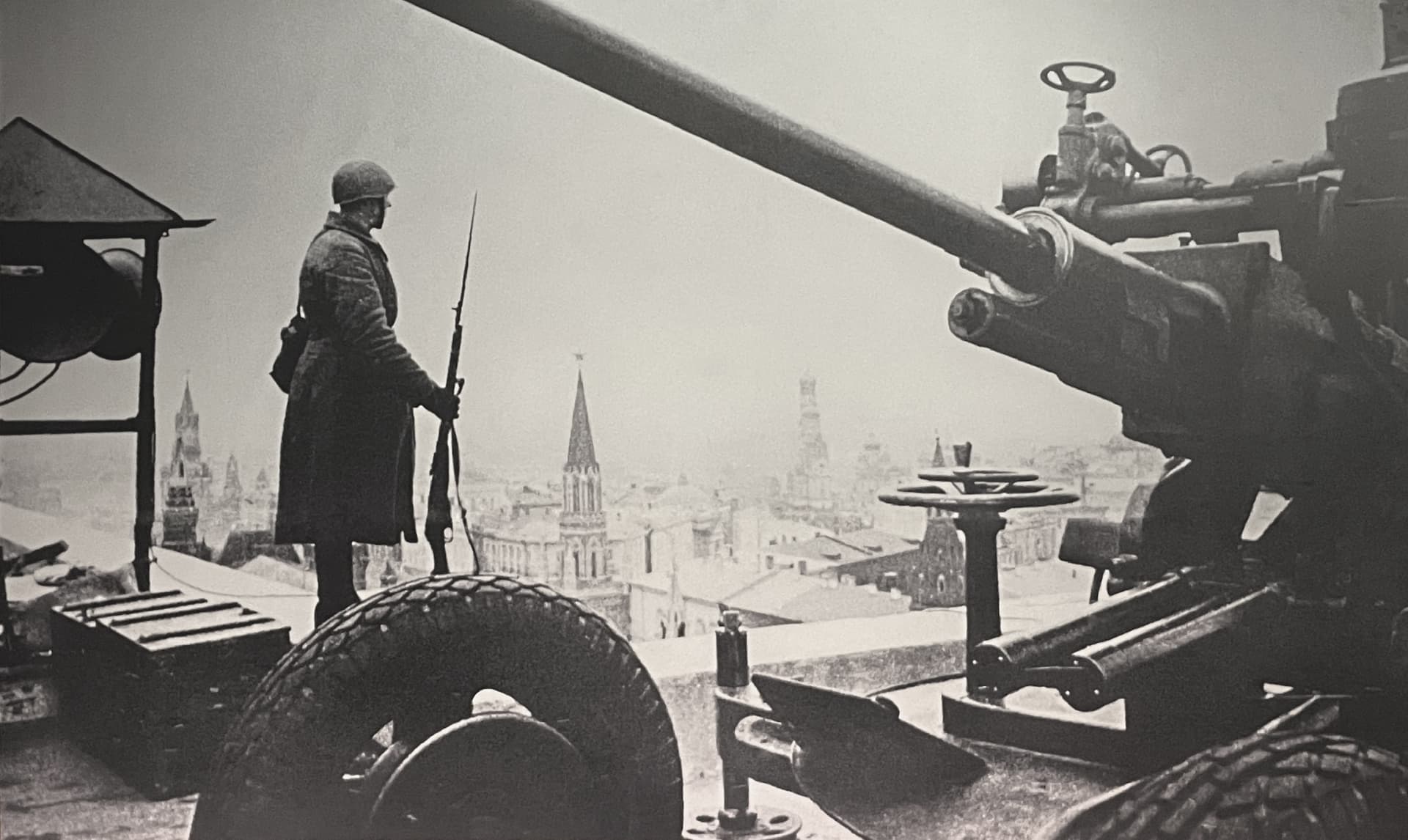 Зал № 2. Фото над надолбами