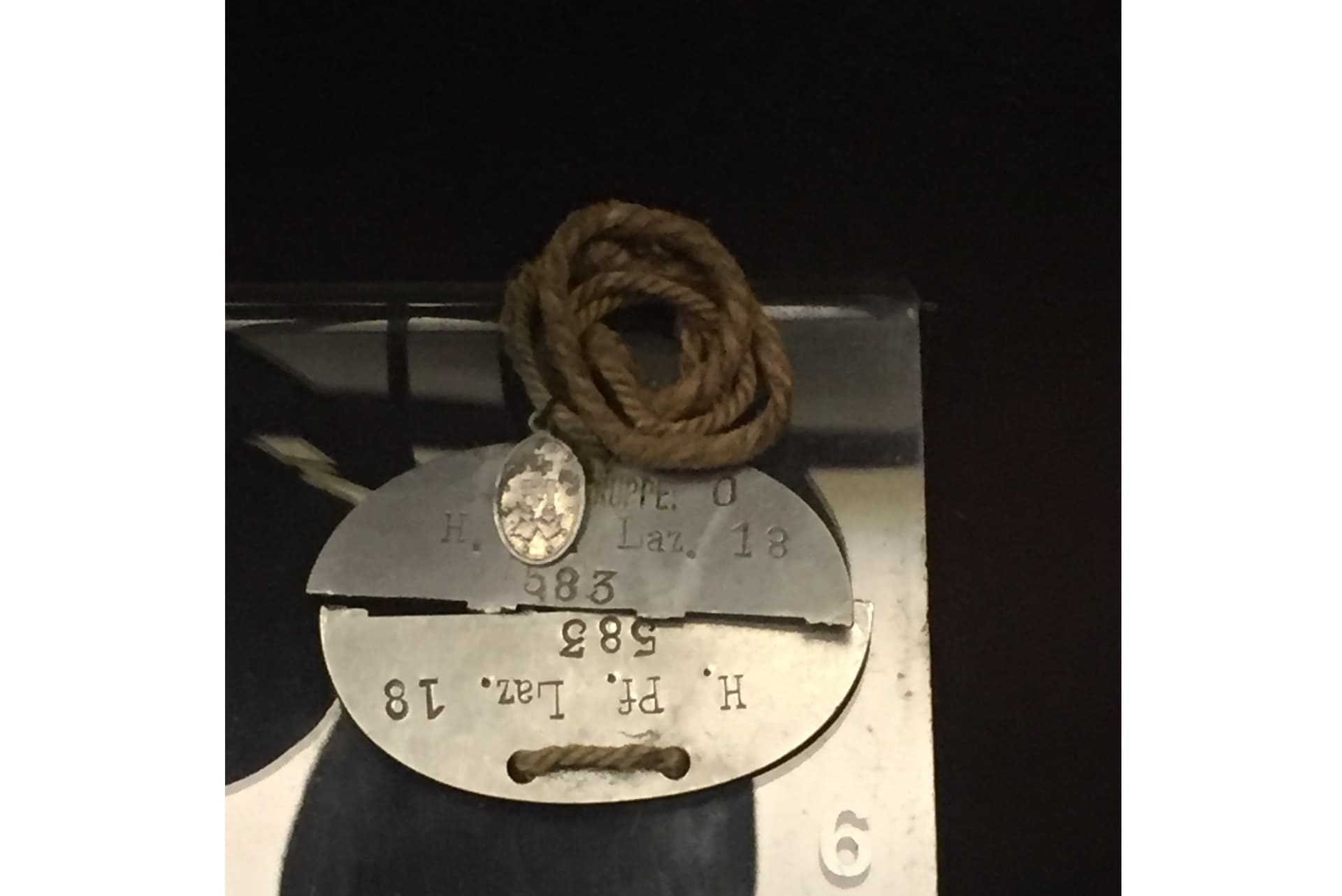 Зал № 3. Личный опознавательный знак военнослужащего вермахта