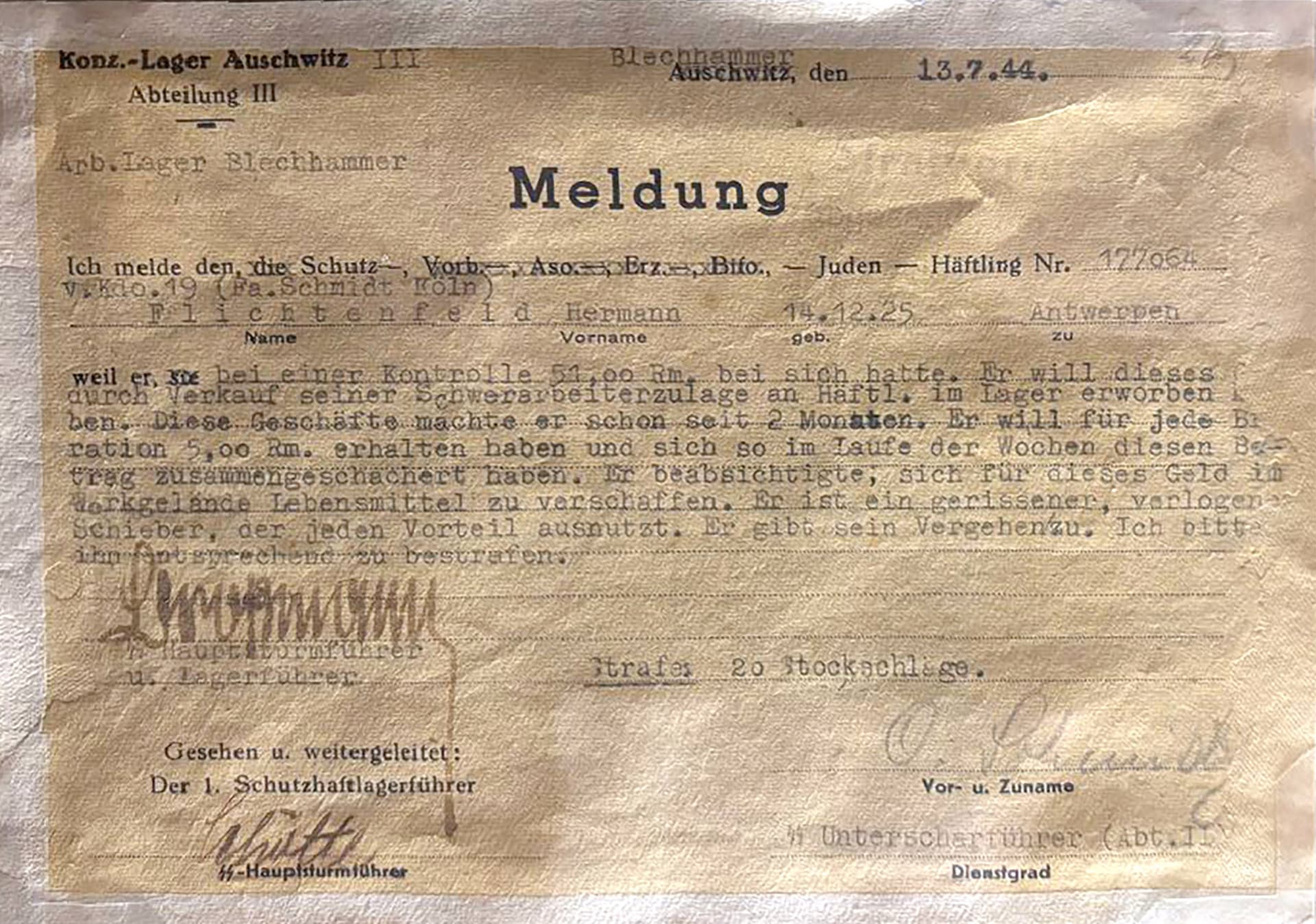 Зал № 5. Анкеты узников «Освенцим»