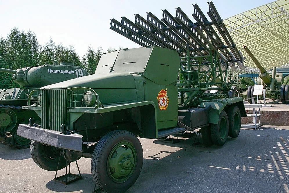 Боевая машина реактивной артиллерии БМ-13