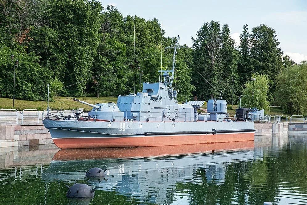 Речной артиллерийский катер «Шмель» проекта 1204