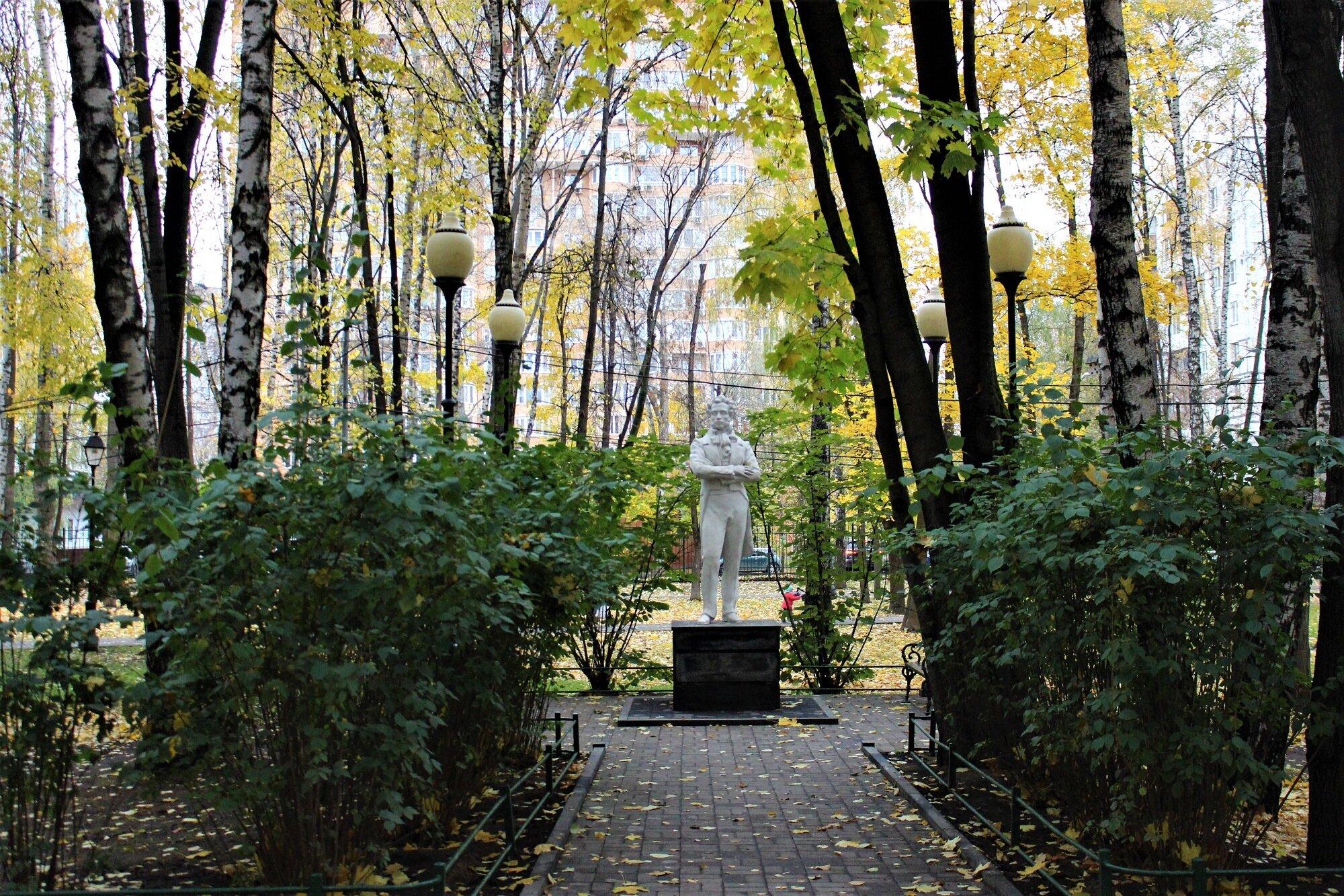 Памятник А.С. Пушкину (ГАУК г. Москвы ПКиО «Бабушкинский»)