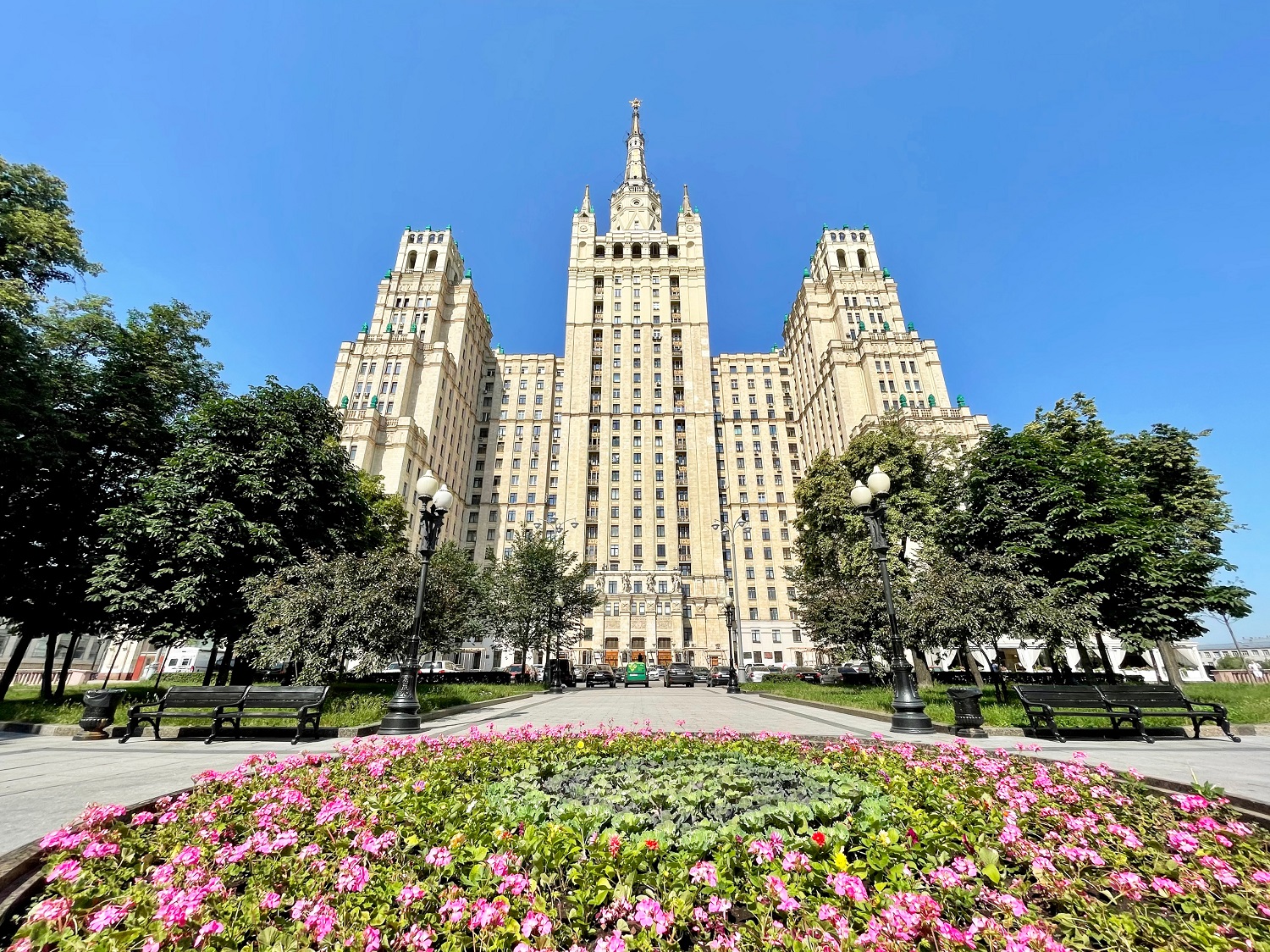 Высотка на Кудринской площади