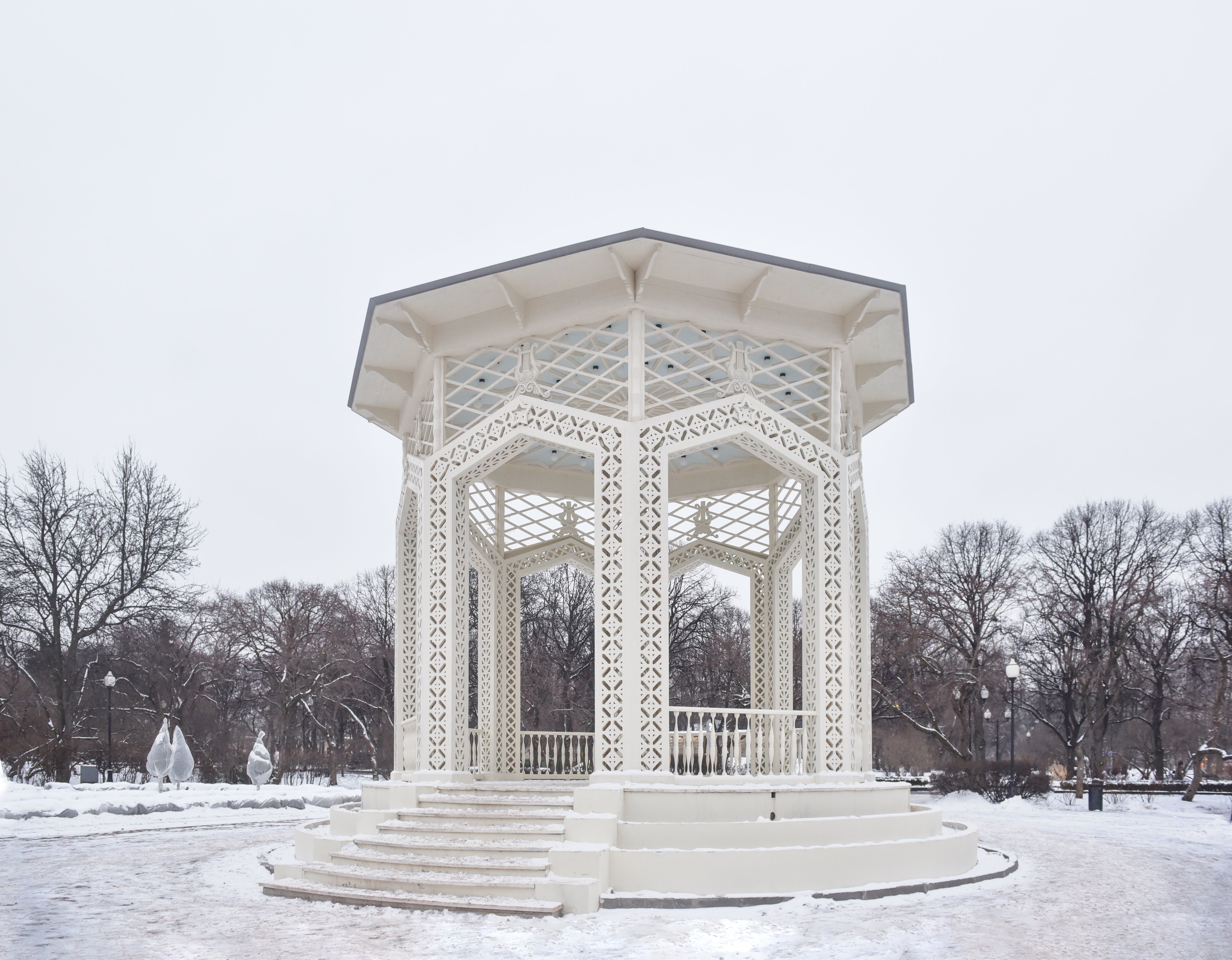 Ажурная беседка в Парке Горького