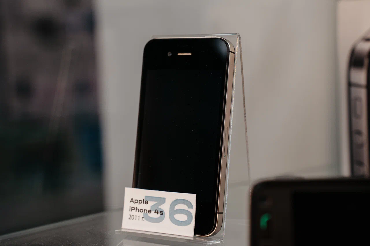 Apple iPhone 4s, 2011 г.