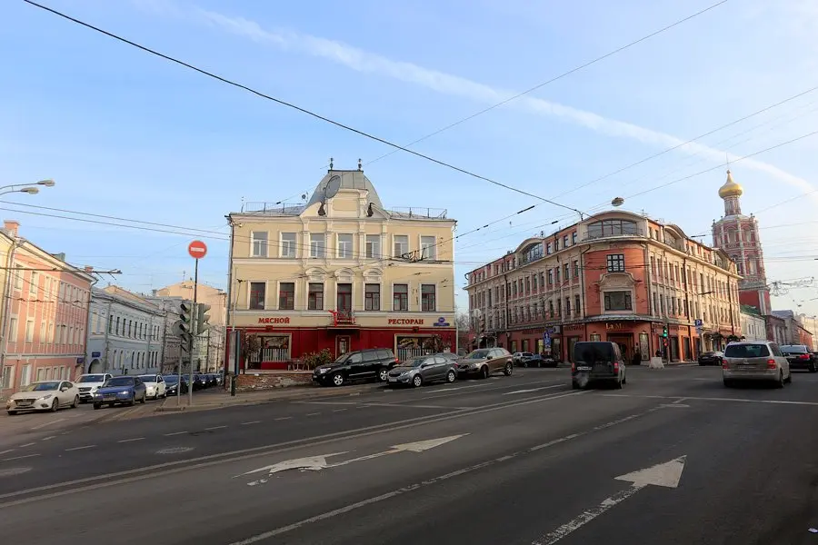 
От Петровских ворот до Каретных рядов.
