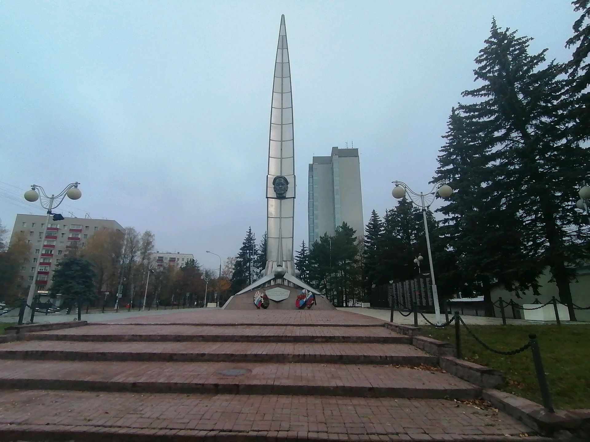 Памятник летчикам гражданской авиации, погибшим в годы Великой Отечественной войны 1941—1945 гг.