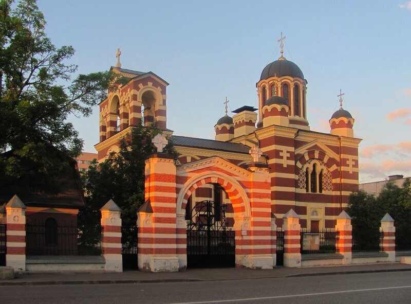 Храм в честь Ватопедской иконы Божией Матери у Николаевских казарм
