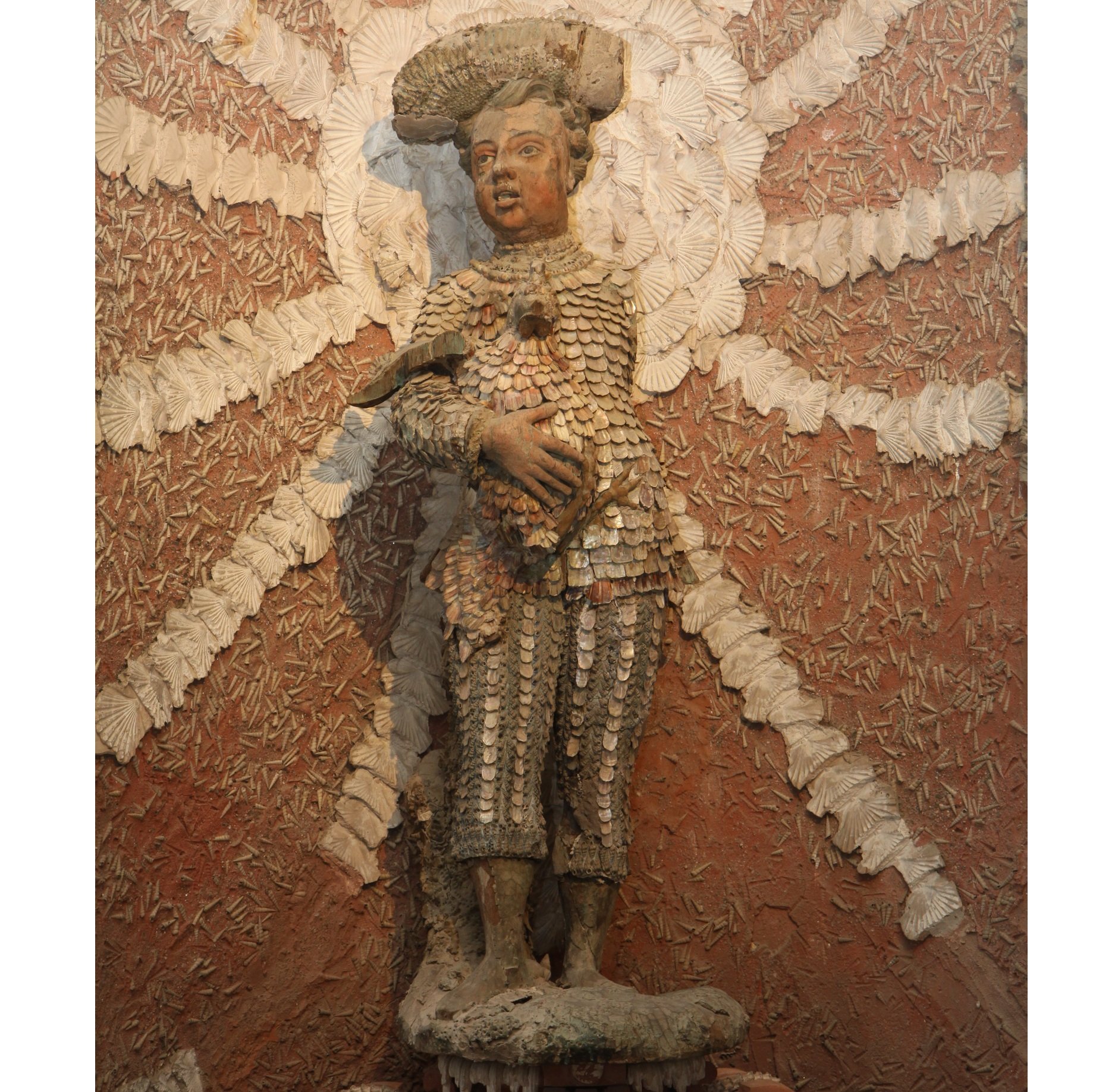 Скульптура «Молодой человек с петухом в правой руке». («Французский мужик держит петуха») 